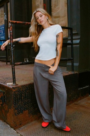 Garage Low Rise Relaxed Women Pants Grey | A-4975182